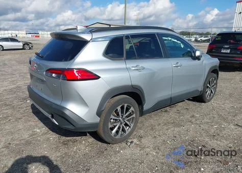 2023 Toyota Corolla Cross Xle z USA, uszkodzony, nr VIN 7MUDAAAGXPV046545